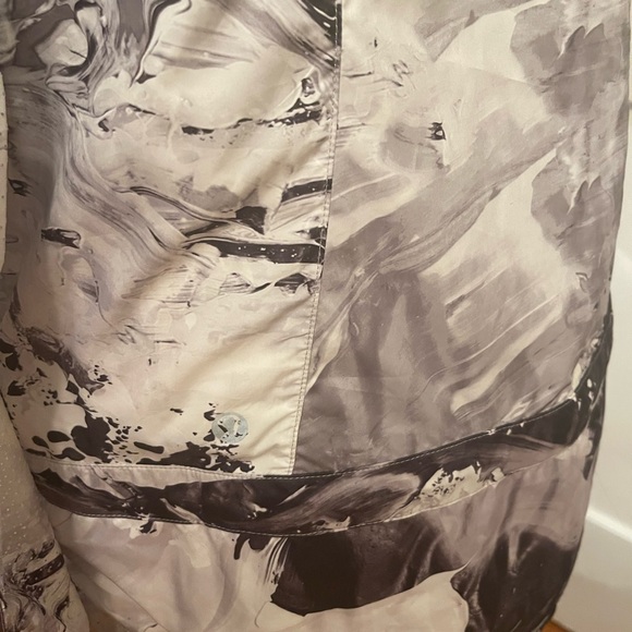 Lululemon jacket - Picture 4 of 10